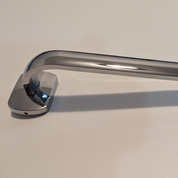 Wynn Hand Towel Bar W6580C – Sleek Chrome Towel Bar for Modern Bathrooms - Picture 4 of 7